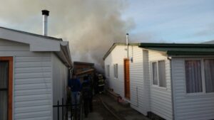 Incendio destruye bodega en vivienda ubicada entre General Salvo y General del Canto