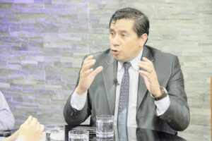 “Gobierno debería hacer plebiscito sólo a las mujeres  del país para concordar proyectos sobre el aborto”