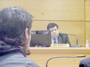 Absuelven a joven que dejó grave a su padre