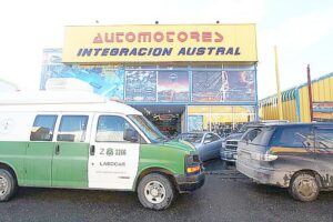 Roban desde el interior de local de ZonAustral