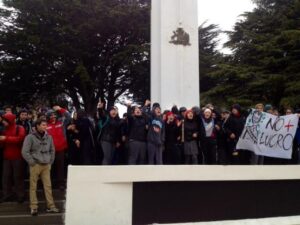 Estudiantes protestan contra el lucro