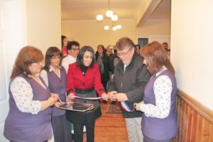 Gobernadora de Magallanes de visita en San Gregorio