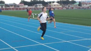 Magallanes ya tiene a sus clasificados en atletismo para las finales nacionales de los Juegos Escolares