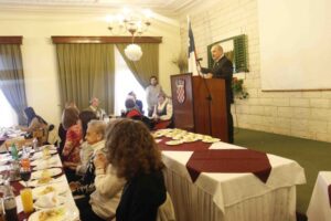 Con almuerzo en club, croatas  festejan 23 años de independencia
