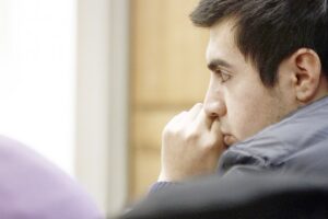 Con arresto domiciliario total quedó imputado de mantener relaciones sexuales con menores