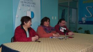 Con marcha, profesores paralizan actividades en toda la región
