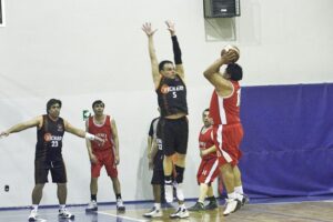 Continúa campeonato del maxibásquetbol senior