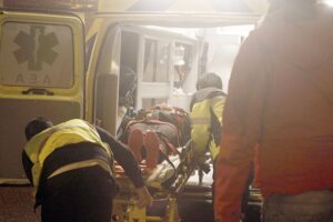 Atropellos dejaron tres lesionados y  dos conductores huyeron del lugar