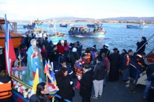 Pescadores artesanales de Punta Arenas festejan a San Pedro