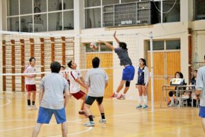 Vóleibol escolar en Liceo Luis Alberto Barrera