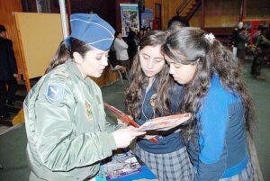 IV Brigada Aérea en Feria de Educación Superior
