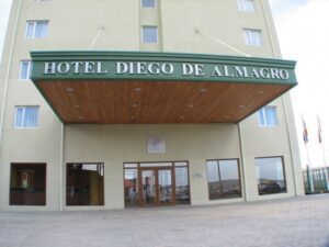 Sujeto cayó desde octavo piso de Hotel Diego de Almagro