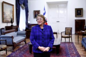 Fecha de visita de Bachelet depende de análisis de Dipres