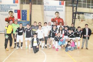 Colocolinos homenajearon a los campeones del ´91