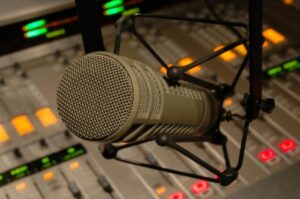 Difusión de la música nacional: el nuevo y complejo  escenario para las radioemisoras en Chile