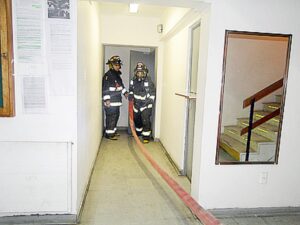 Realizan simulacro de incendio en  Primera Comisaría de Carabineros