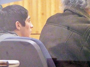 Detenido por sustraer especies desde tres vehículos