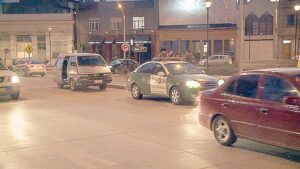Mujer lesionada tras colisión en Avenida Costanera
