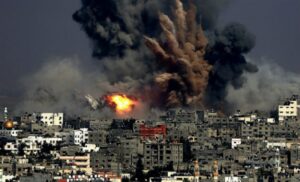 Más de 100 palestinos murieron por bombardeos en Gaza