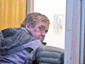 Acusan a contratista de golpear con  trozo de madera a su ex trabajador