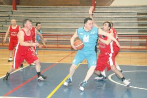 Básquetbol regional fue un “carnaval” en la cancha