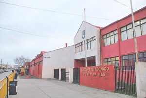 Padre denuncia que su hija fue  agredida a la salida de su liceo