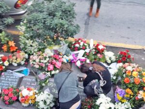 Amigos de magallánica atropellada le rinden homenaje en Santiago