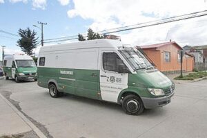 Roban auto desde el frontis de la casa de su propietario
