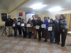 Vecinos del sector Octavio Castro de Puerto Natales mejoran equipamiento de sede social
