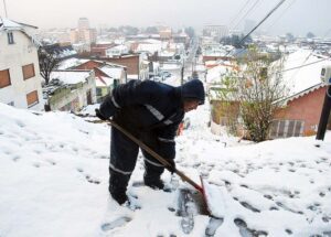La nieve y el frío regresaron en  gloria y majestad a Punta Arenas