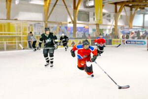 Ushuaia e Inglaterra disputan hoy la final del hockey sobre hielo en Zonaustral