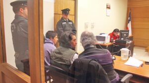 Familia de detenidos por presunto robo a un menor señalan que el hecho es falso