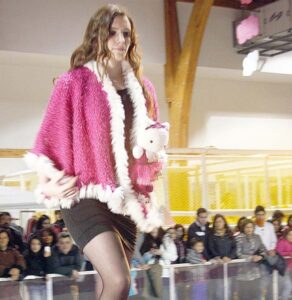 Colorido desfile de modas dará inicio a Expolana