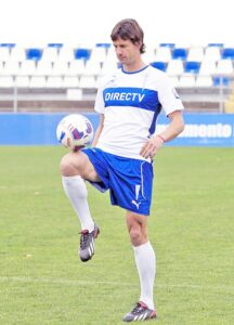 Delanteros cruzados buscan la titularidad