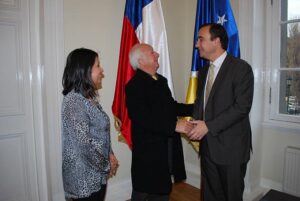 Jefe de Unidad de Pasos Fronterizos se reúne con gobernadora e intendente