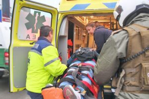 Mujer con fractura grave tras ser atropellada por chofer sin licencia