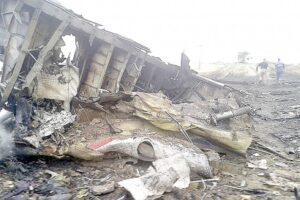 Avión malasio fue impactado por proyectil al este de Ucrania