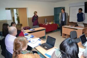 Capacitan  laboratorio de la Seremi de Salud para conseguir acreditación