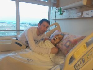 Drama vive mujer de 90 años que no puede ser dada de alta por falta de cama clínica