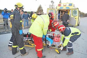 Estable permanece lesionado en volcamiento de Av. Presidente Ibáñez