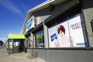 Tres detenidos por robar en Lider Express