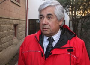Llaman a peatones y automovilistas a tener precaución por nevada y escarcha