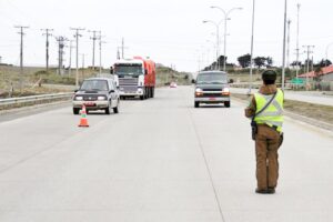 Carabineros incautó sacos con patas de centolla en Río Seco