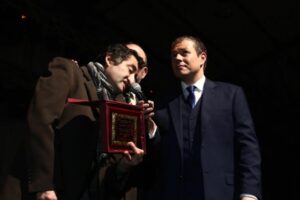 Entregan Homenaje a Mario Vivar