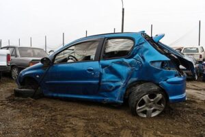 Conductor que volcó y se fugó  fue intervenido por lesión grave