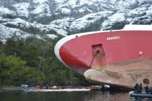Navimag asegura que no hay derrame de combustible y contaminación