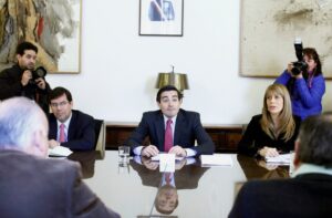 Defensa ayudará en cambios a Ley de Inteligencia