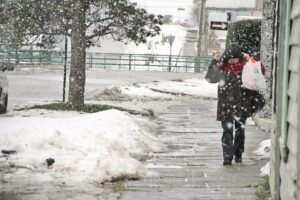 120 personas lesionadas por caídas  en escarcha atendió hospital clínico