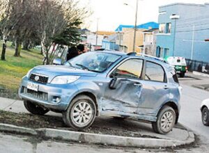 Conductora lesionada en colisión