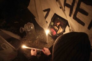 Con velatón recuerdan a trabajador asesinado